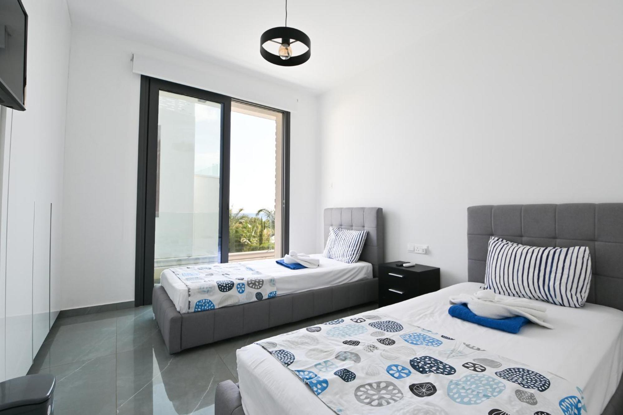 פרוטאראס By The Beach Villa 12 מראה חיצוני תמונה