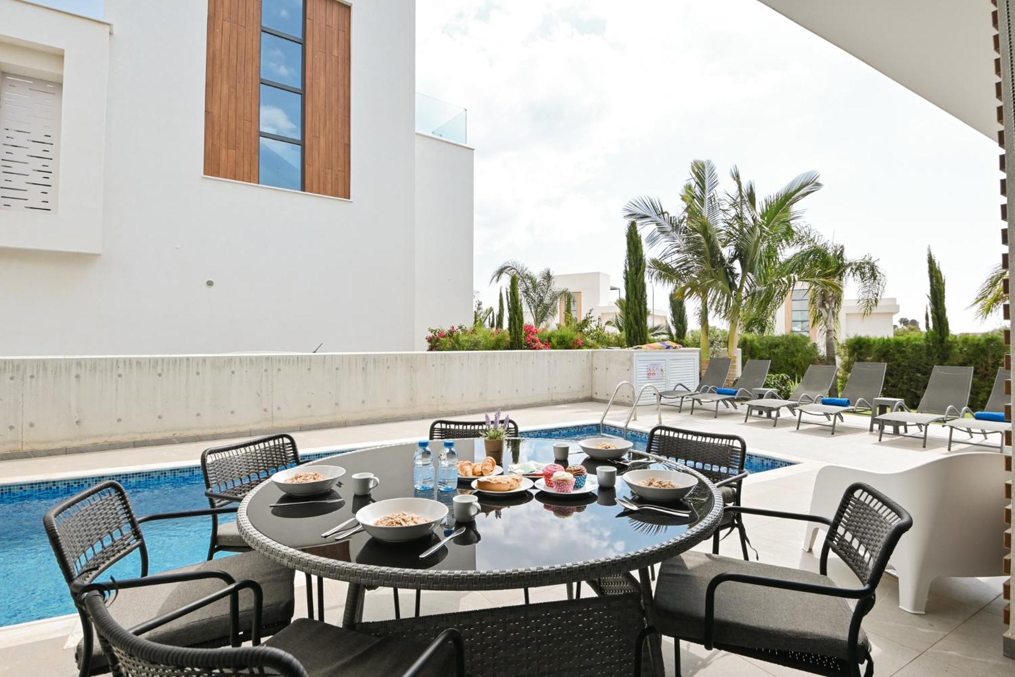 פרוטאראס By The Beach Villa 12 מראה חיצוני תמונה